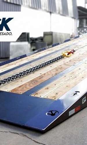 Caminhão guincho plataforma hidráulica à venda Caminhão guincho plataforma hidráulica à venda